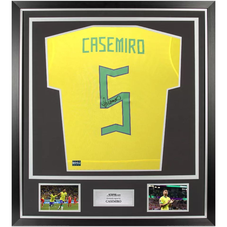 カゼミーロ【直筆サイン入り】ブラジル代表ホームユニホーム（フレーム