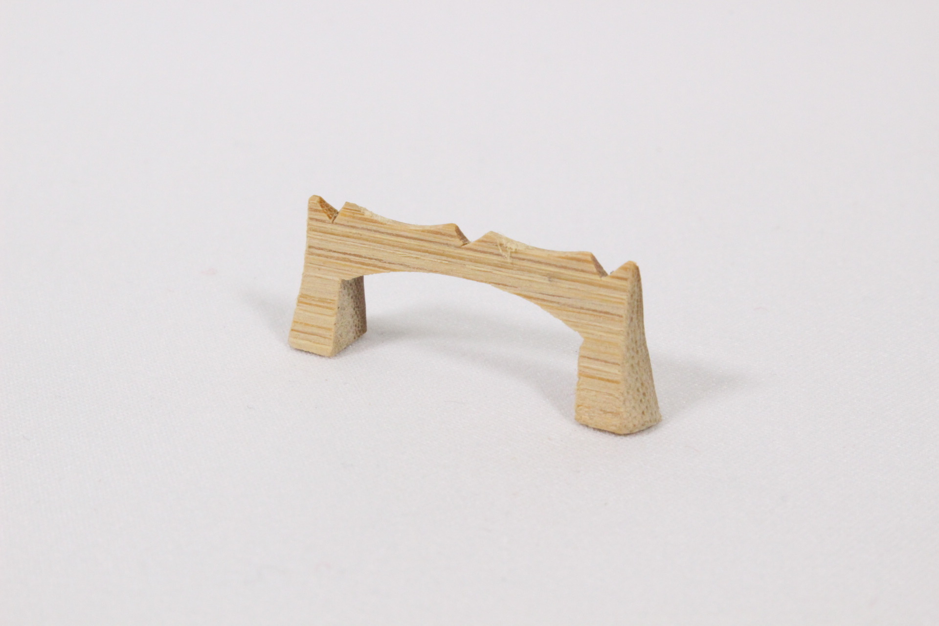 沖縄三線用ウマ 竹製 【太めデザイン型】 三線・木工品の販売｜宮古木工芸