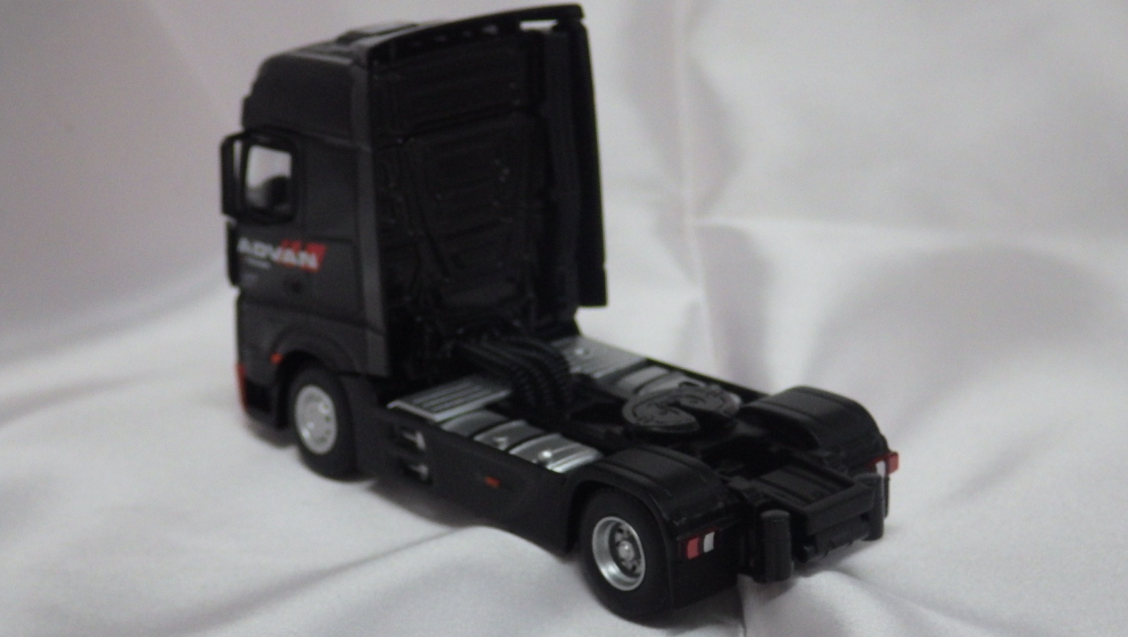 MINI GT メルセデスベンツ アクトロス w/レーシングトランスポーター