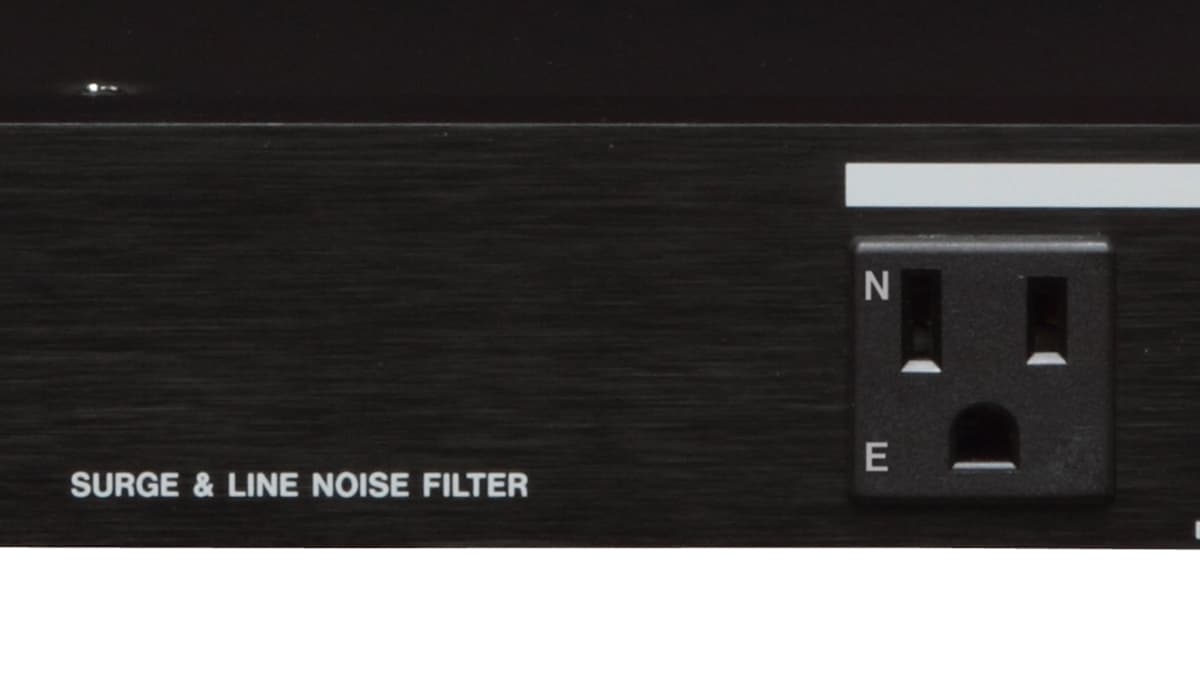 AV-P2803 | パワーディストリビューター/コンディショナー | TASCAM (日本)