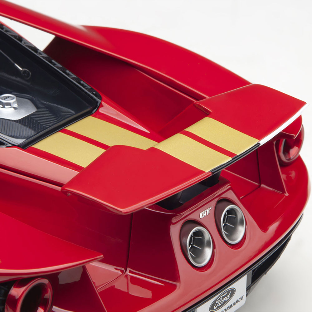 楽天市場】ミニカー 1/18 フォード フォード GT アラン マン