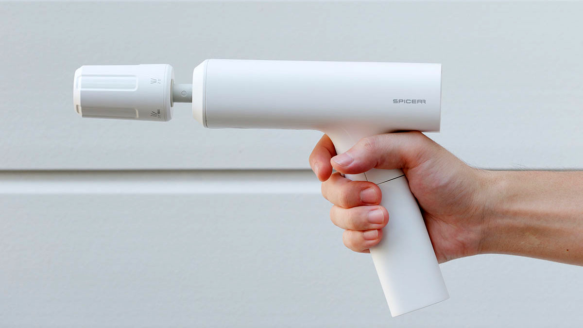 軽量・コンパクトな高圧洗浄機に、新色マットホワイトが仲間入り。新た