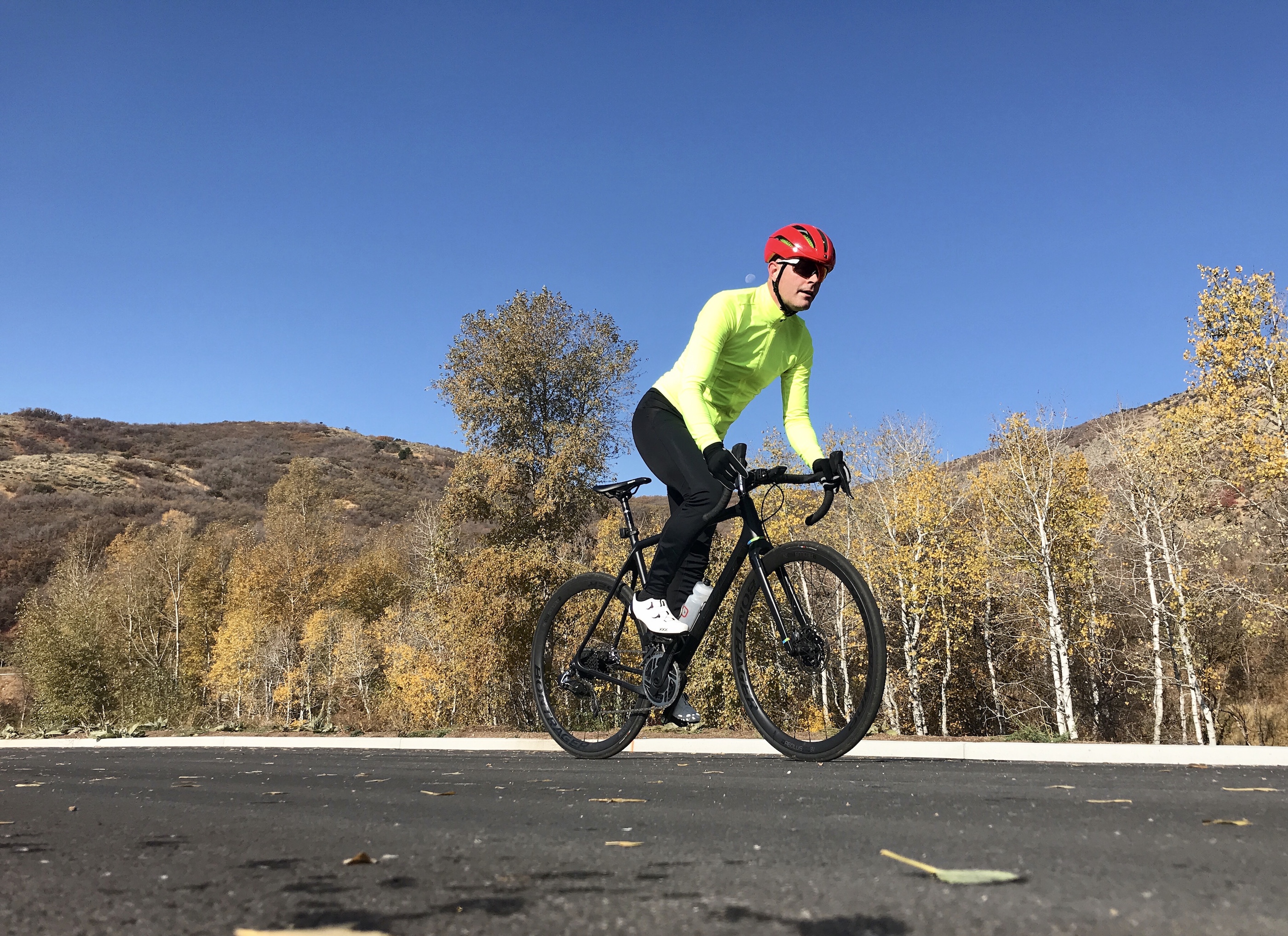 Bontrager Velocis Thermal Long Sleeve Jersey Review - FeedTheHabit.com
