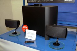 ボーズ、2.1chフロサラ“CineMate”シリーズ2機種／平型コネクタ対応