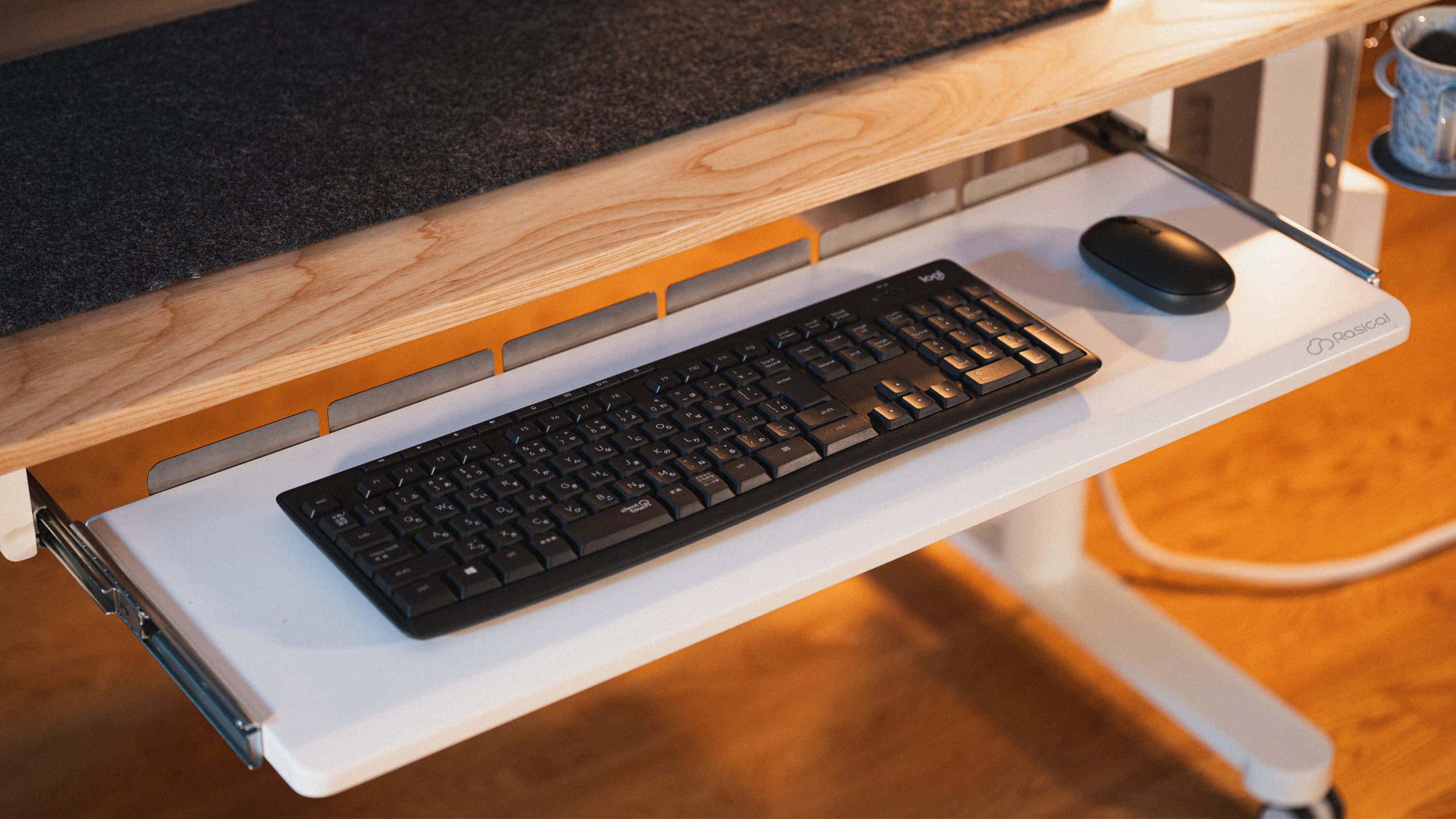 キーボードトレイ