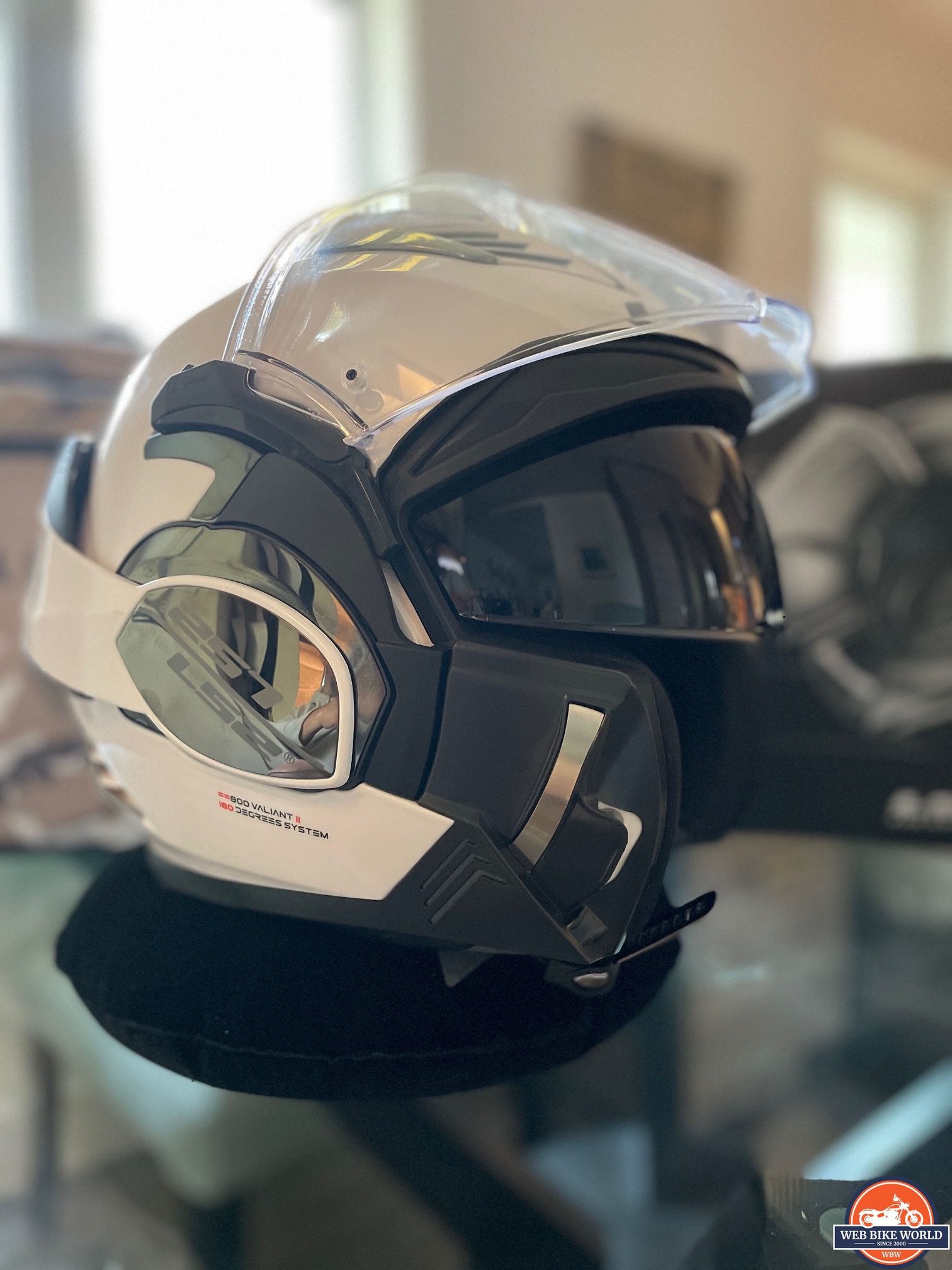 LS2 Valiant II Modular Helmet Review