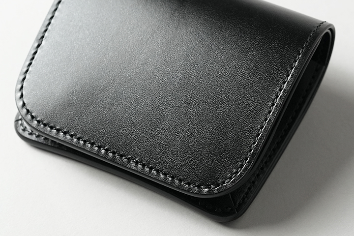 シックで贅沢な3つのレザーを使用したレザーアイテムが登場します