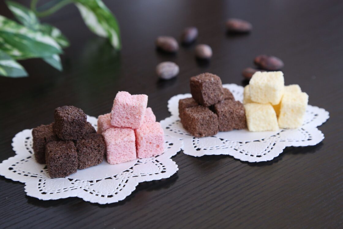 染み込むチョコキューブ［ホワイト］ | 製品紹介 | 東京フード株式会社