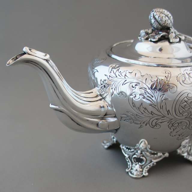 イギリス「シルバープレート製 ティーポット(1~2人用)」《アンティック