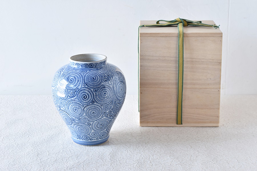 古伊万里 染付 蛸唐草 壺 - 生活骨董と古布のアンティークショップ