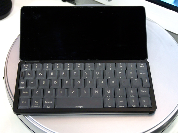 ASCII.jp：まさによみがえったPSION！ QWERTYキーボード搭載Android