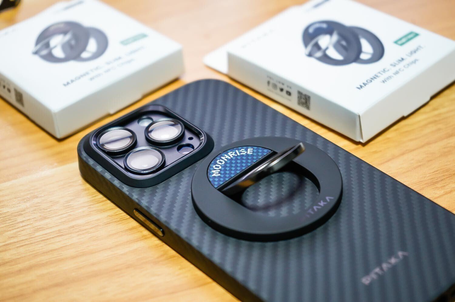 上質だからこそ使いたくなる。iPhone MagSafe専用PITAKAの｢MagEZ Grip