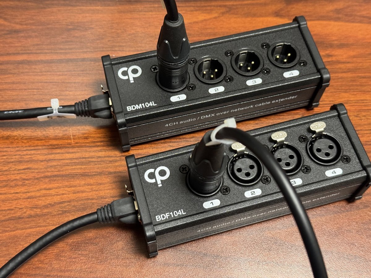 LANケーブル1本で音声ケーブル4本分の音を伝送できる「マルチ