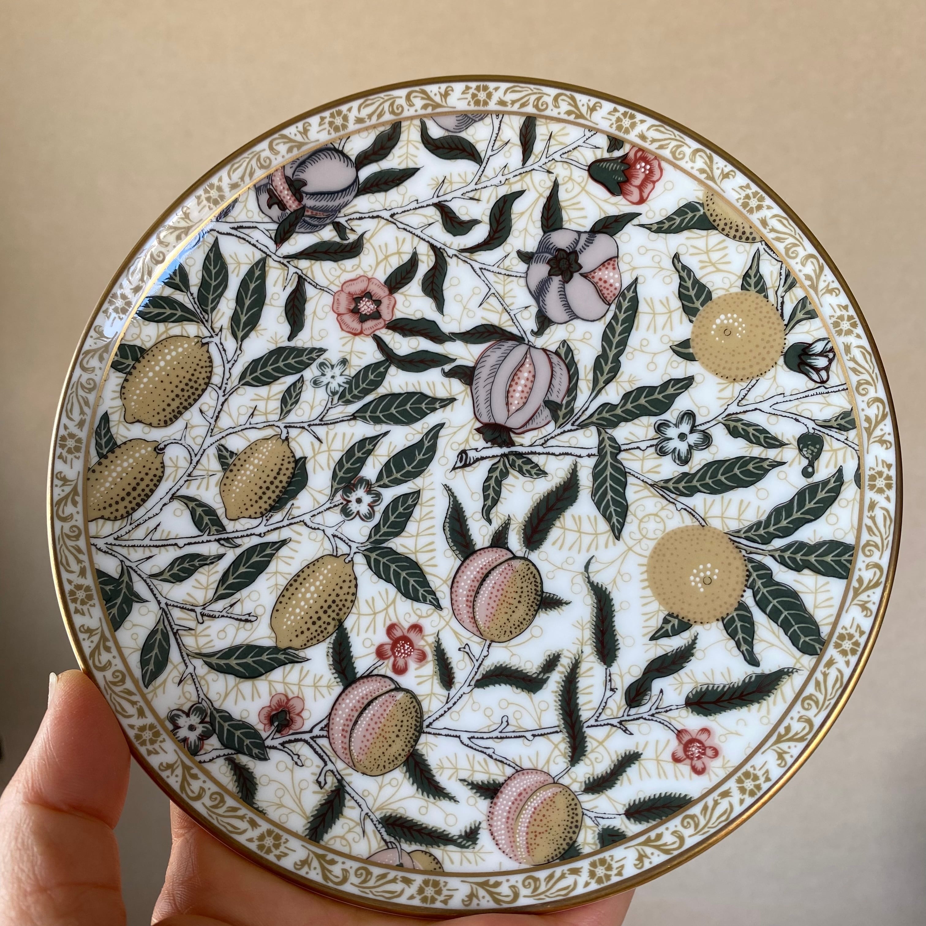 珉平焼 黄釉浮彫龍紋小判皿 b | fave