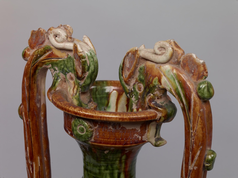 三彩貼花龍耳瓶 文化遺産オンライン