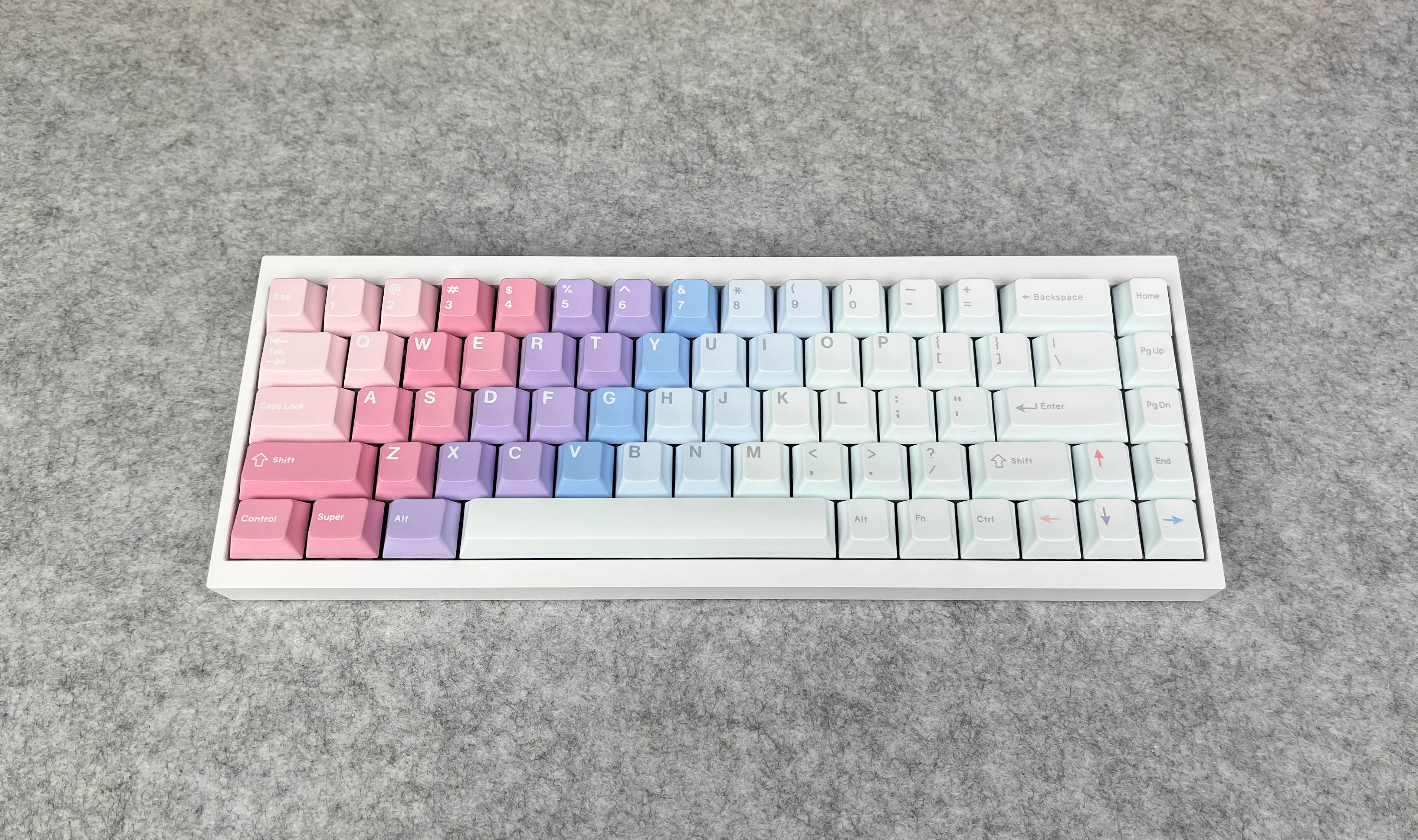 White Tofu65 2.0 Keyboard – CGCustoms