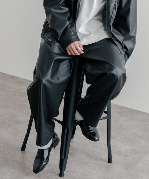 シンセティックレザーバギーパンツ（その他パンツ）｜epnok