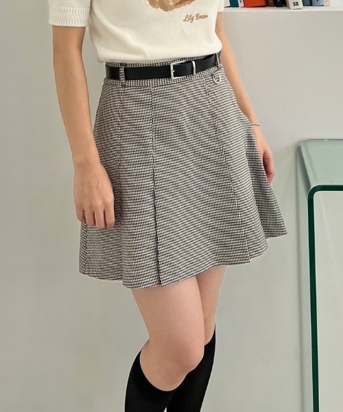 LILY BROWN（リリーブラウン）の「ベルト付きタックプリーツスカショー