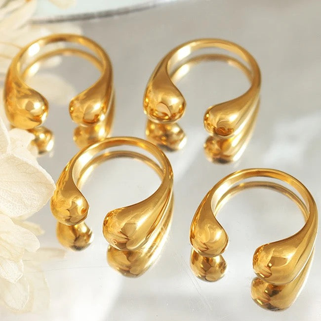The Water Drop Ring – Chellsy Vilaire