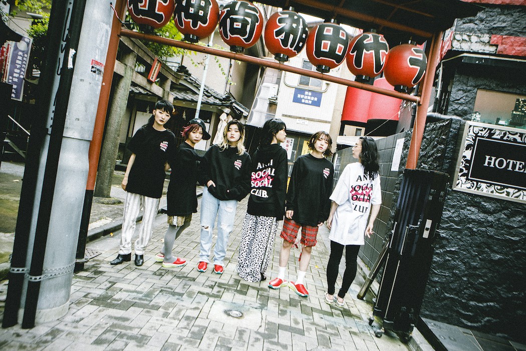 BiSH、日本人アーティストとして「ANTI SOCIAL SOCIAL CLUB」と初