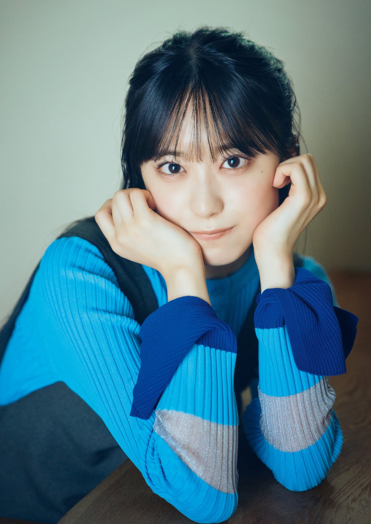 櫻坂46の21歳”新センター”村井優、大きな瞳に惹かれる美麗グラビア