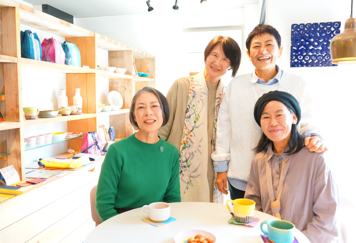 金城有美子】ブルーシェル 広口マグ(115mm(口径) × 80mm(高さ)): 衣類