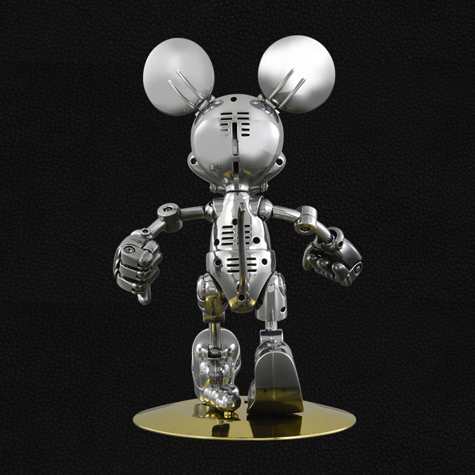 プラチナカラーをイメージしたミッキーのアクションフィギュア！タカラ
