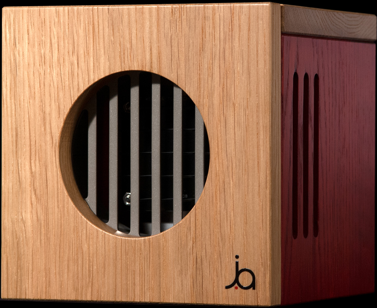 世界を活きた空気にする空間清浄機 - j.air（ジェイエア）