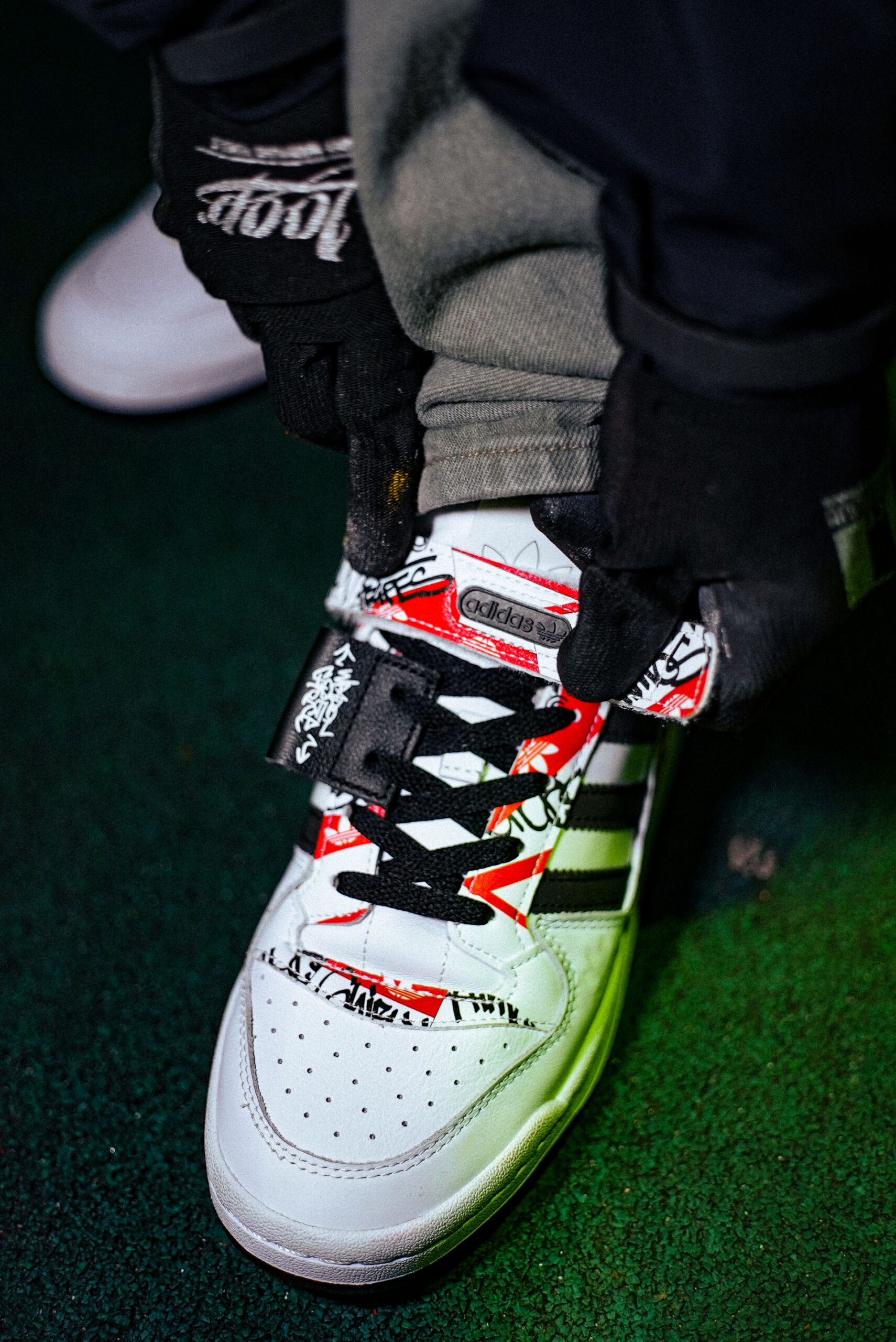 adidas Originals “GRAFFITI PACK“ atmosが2⽉11⽇(金)登場！ ｜ FLY