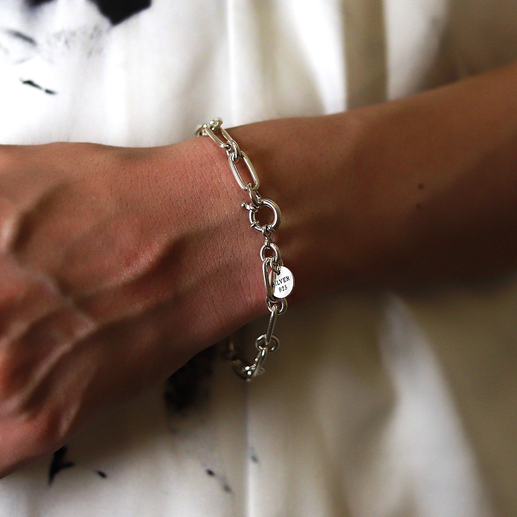 『人気』F.Hブレスレット 彼氏に着けてもらいたい上品ブレスレット】F.H. シルバーブレスレット