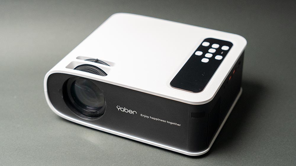 Yaber Pro V8 レビュー。450ANSIルーメンの格安プロジェクター