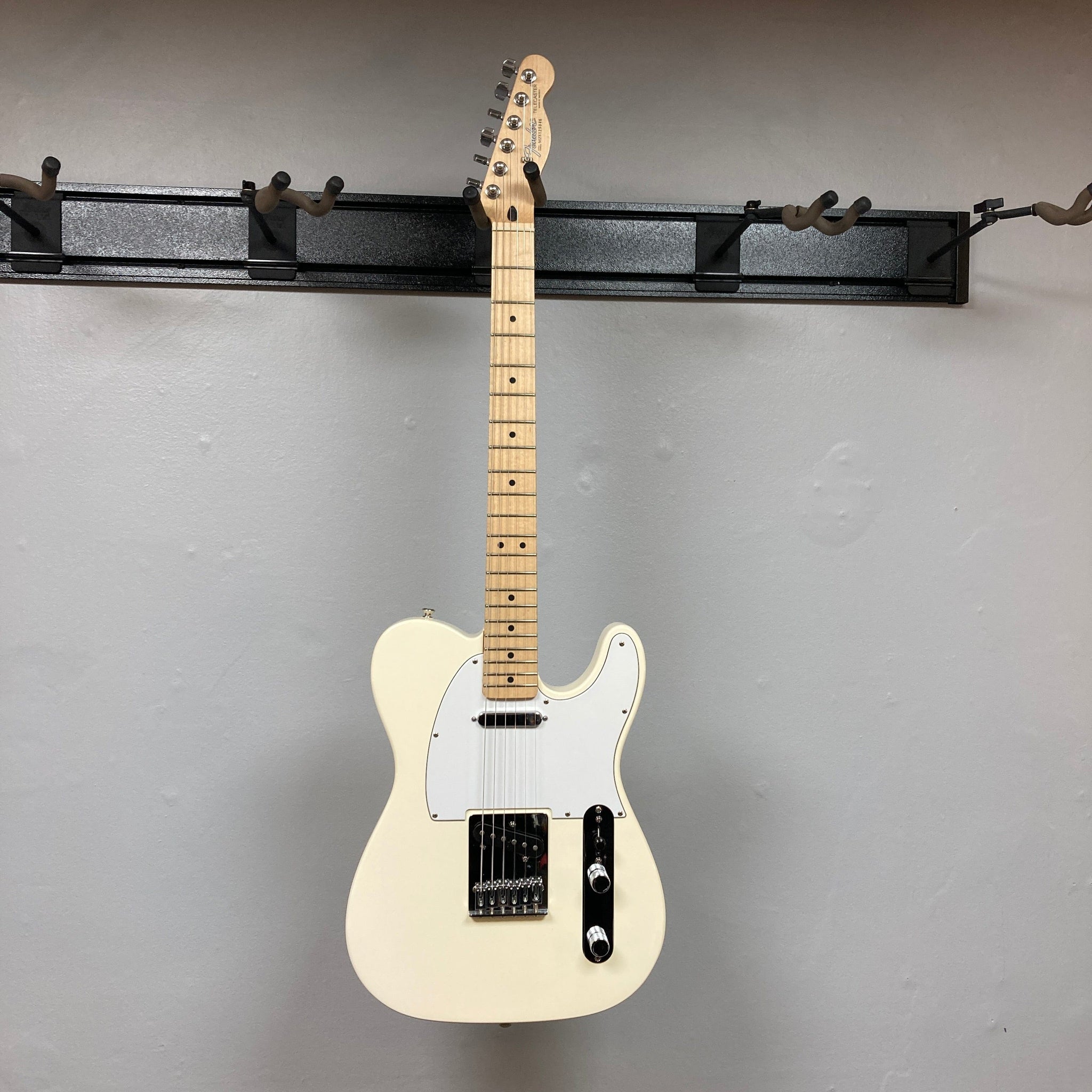 Telecaster Arctic White - Unmatched Versatility and Tone Awaits