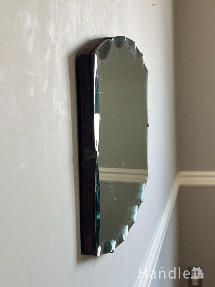 イギリスのおしゃれなアンティーク鏡、縁取りがキラキラ輝く