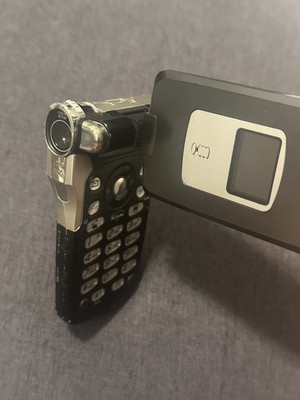 FOMA P900iV Cloud Black Final Fantasy VII Advent Children Crisis