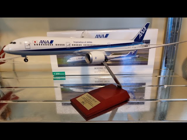 ANA Boeing 787 モデルプレーンの開封及び組み立てレビュー - YouTube