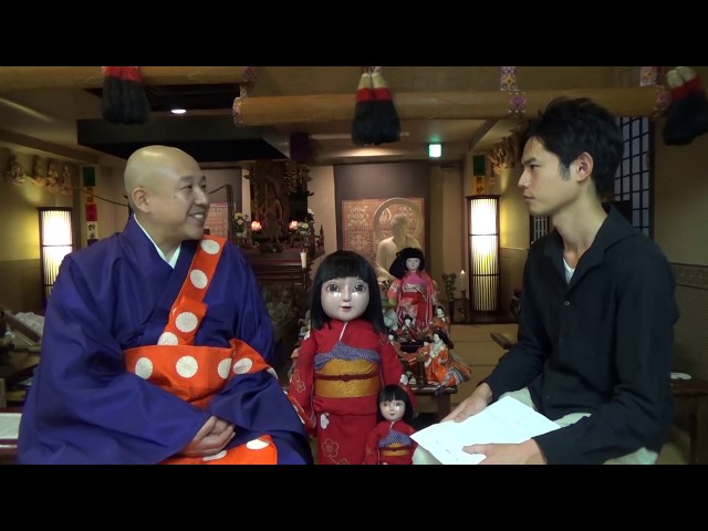 恐怖人形」の宮岡太郎監督が人形供養のルーツを辿るインタビュー番組