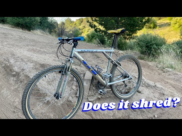 GT Avalanche LE '96 | Retro MTB | This bike still rips! - YouTube