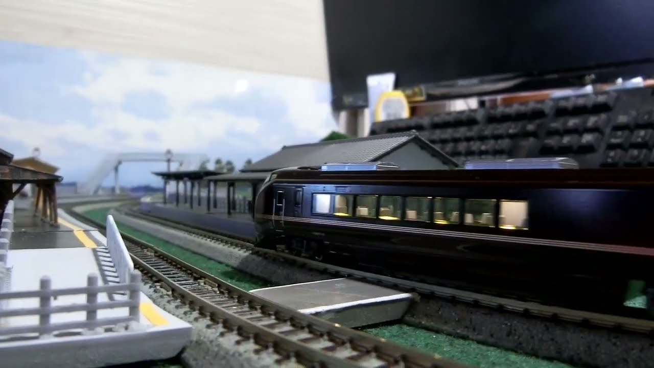 Nゲージ】10-1991 E655系なごみ（和）5両セット＋特別車両 - YouTube