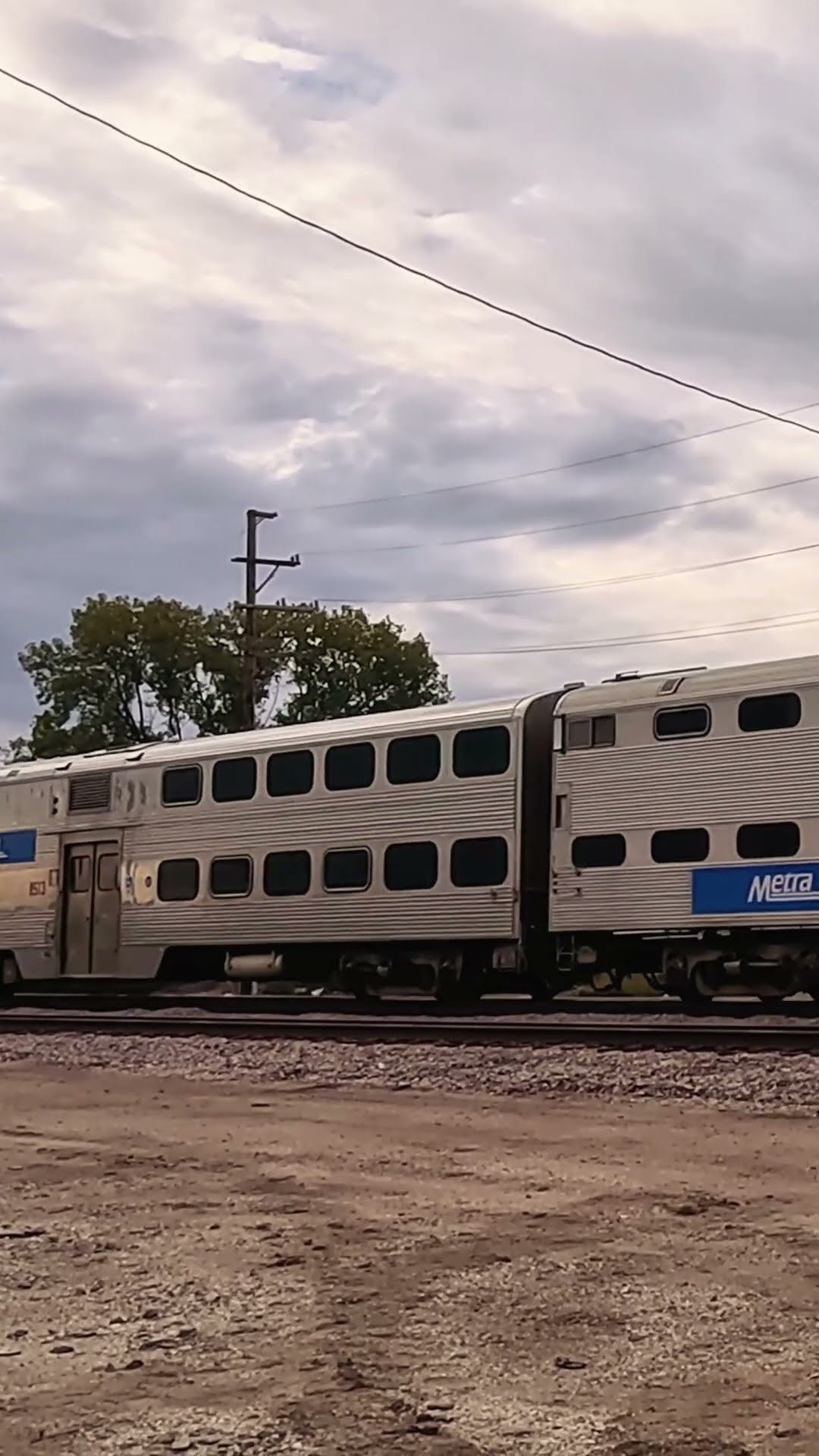 F59PHI Former Amtrak Surfliner Locomotive Pulling Metra Commuter