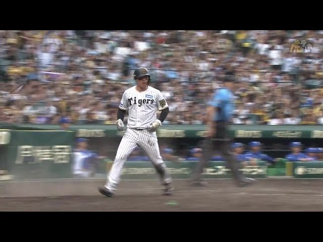 Tie] Bottom of the 5th inning, #Teruaki Sato hits a single to left