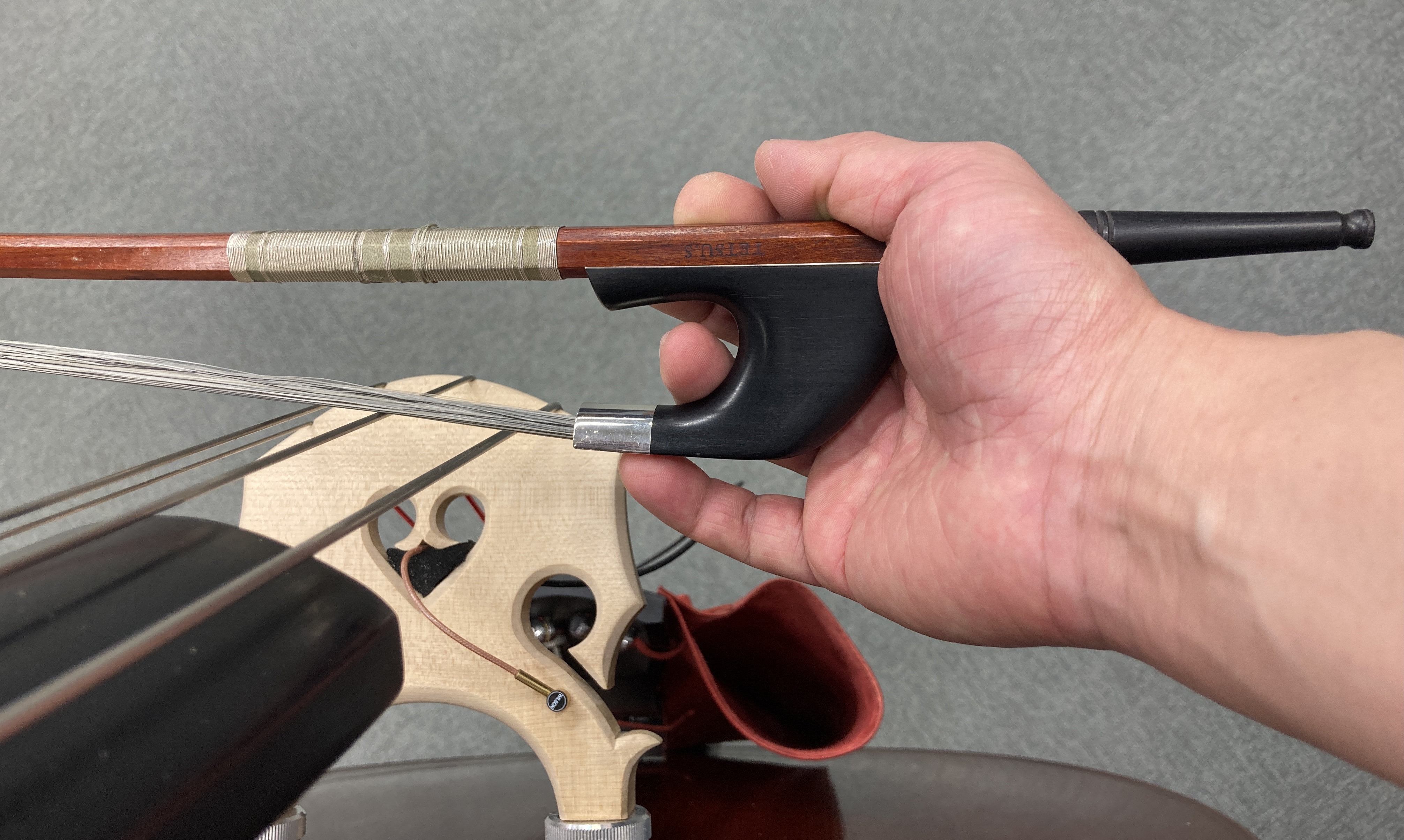 ジャーマン弓 or フレンチ弓 / コントラバスの弓について | 低音倶楽部