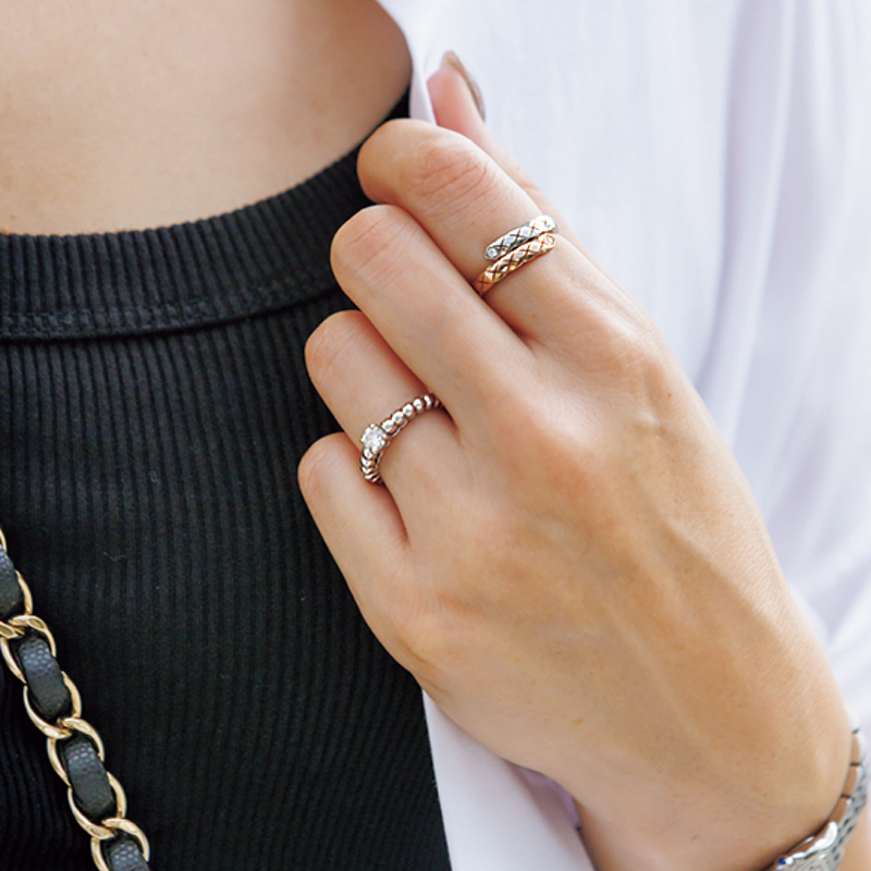 シャネル】の“ココ クラッシュ”が人気沸騰中！みんなの手元オシャレ