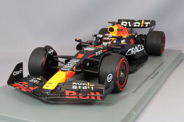 スパーク 1/18 オラクル レッドブルレーシング ホンダ RB19 2023 F1