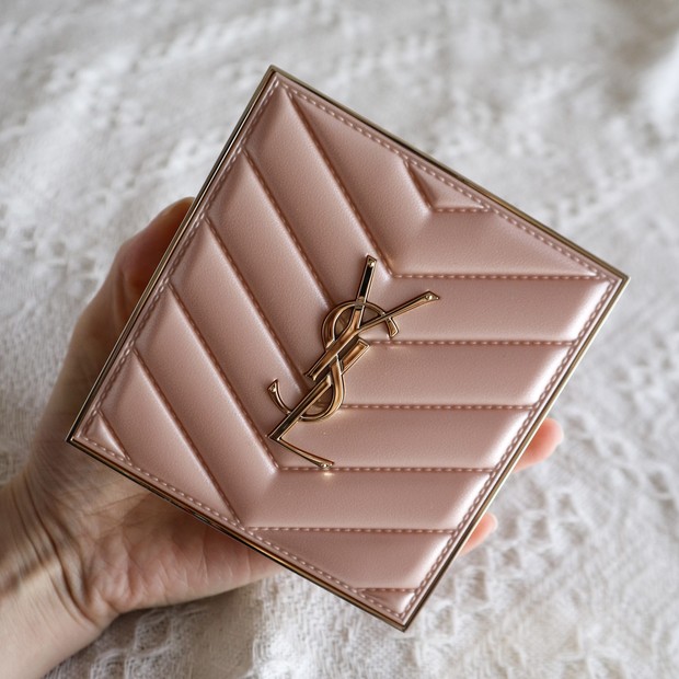YSLコフレ2025】大人気のチークが1つのパレットに！クチュールフェイス