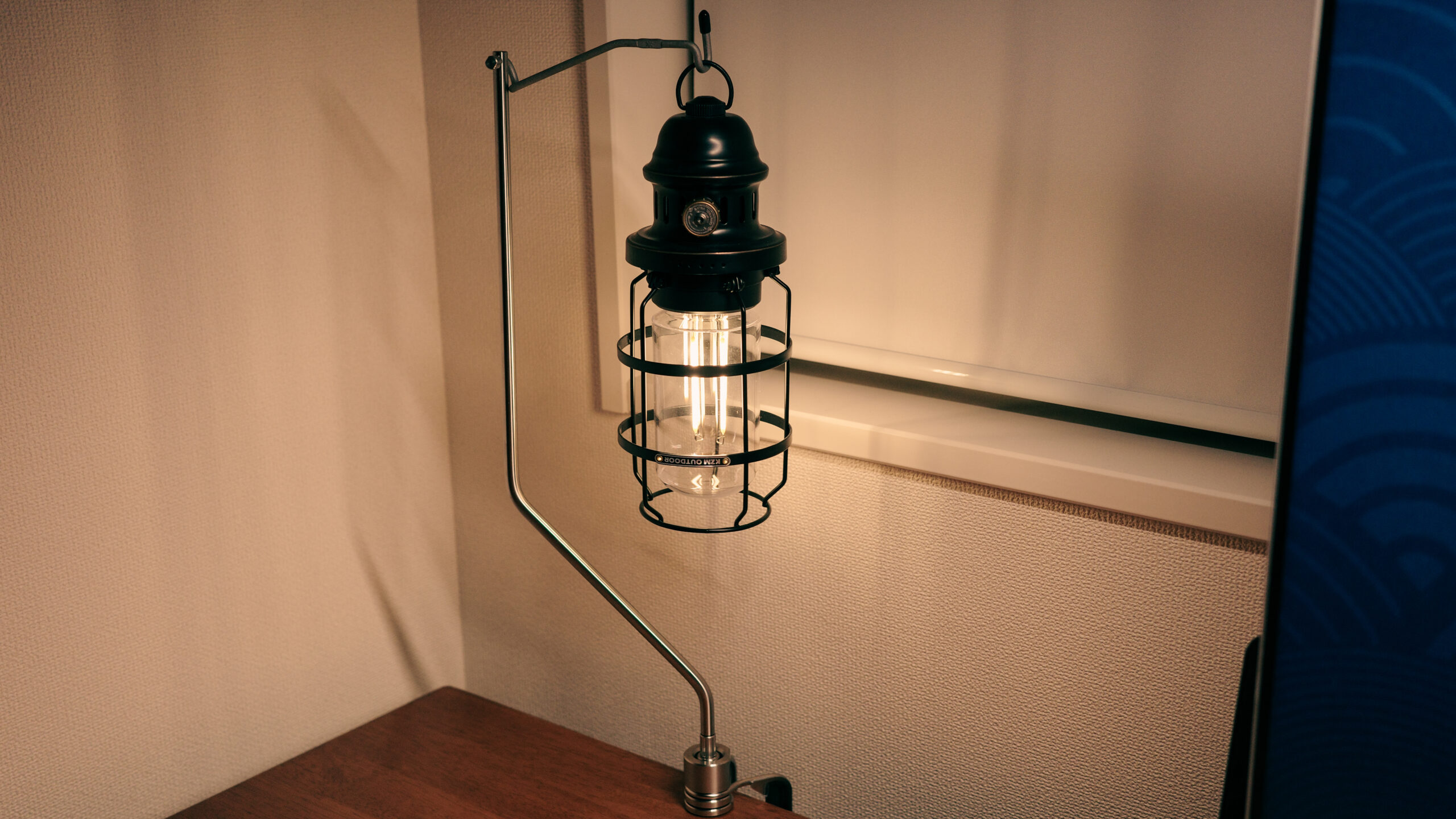 スノーピークデビュー。デスクにマッチする鬼質感のランタンスタンド