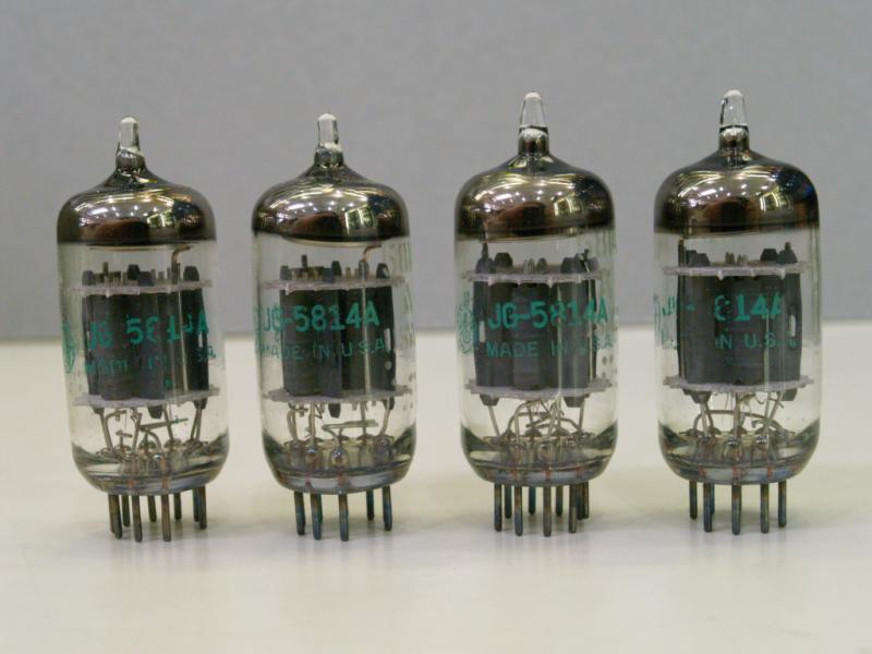 カメラのいわもと：真空管 12AU7、ECC82、同等管、類似管商品在庫一覧