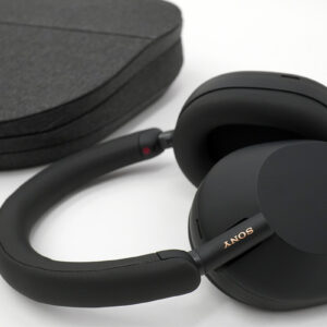 海外メディアにソニーフラグシップヘッドホン「WH-1000XM5 / WF