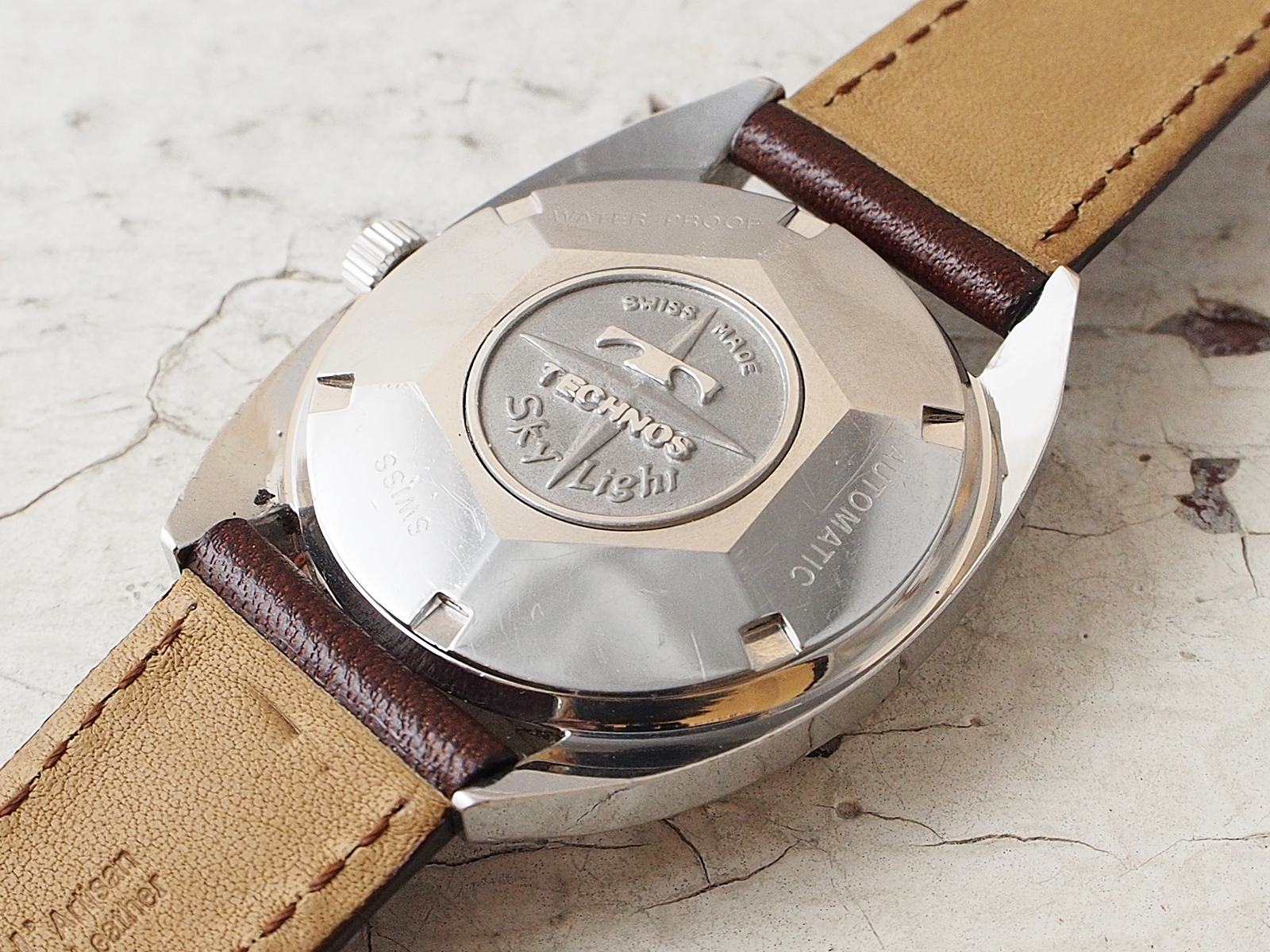 TECHNOS SKY-LIGHT | L o'clock