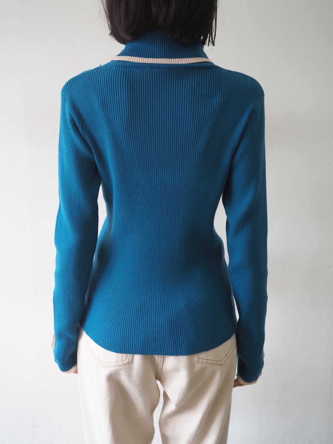 バイカラータートルネックリブニットトップス/ブルー – Lumier