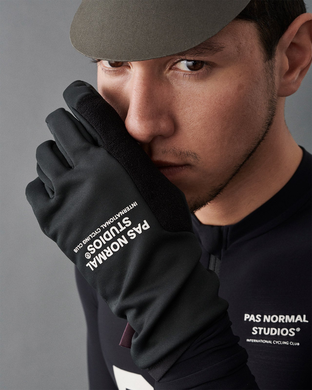 Pas Normal Studios | Logo Thermal Gloves | MAGNET